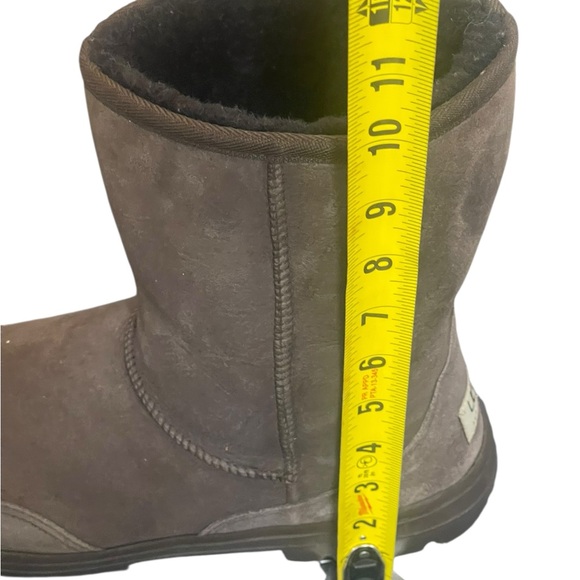 UGG Australia Uitra Short brown
 MENS 25220 boots size M9 - Picture 12 of 15